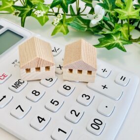 住宅ローン、変動型、固定型どちらを選ぶべきですか？（2025年8月版）